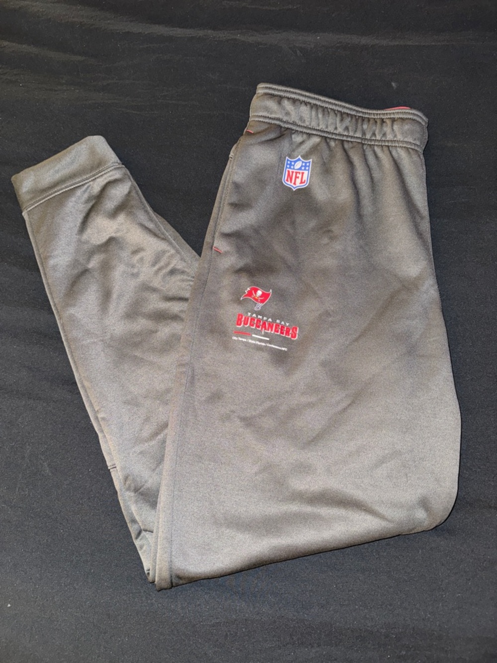 Nike NFL Tampa Bay Buccaneers Therma-Fit On-Field Training Pant Gray - Medium